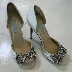 Betsey Johnson Blue Bridal Wedding Heel size 6.5